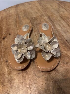 B.O.C. Metallic Slide thong Sandals size 10